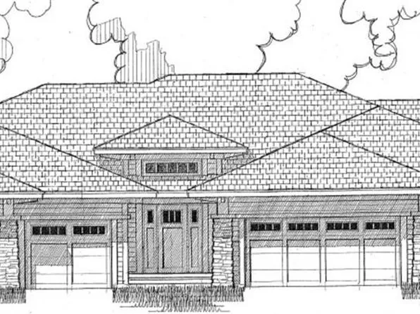 1911 Country Club Dr, Coralville, IA 52241