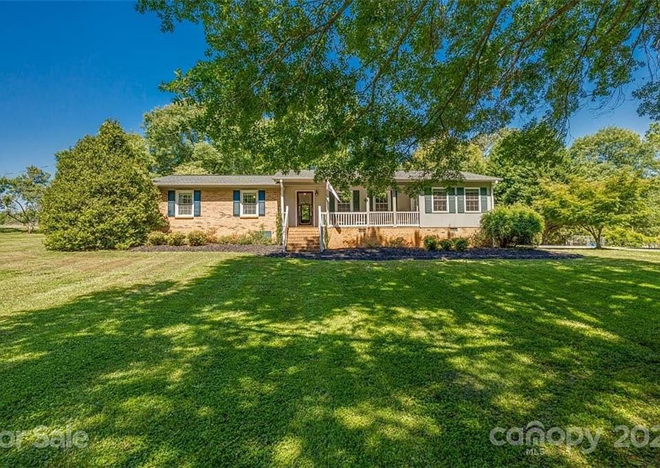 1st image of 377 Rainbow Cir