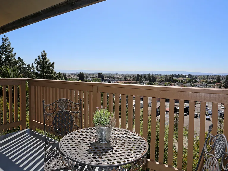 Crestview Terrace — Photo 18