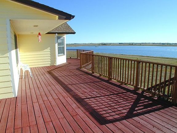 Beautiful Views-BIG deck.