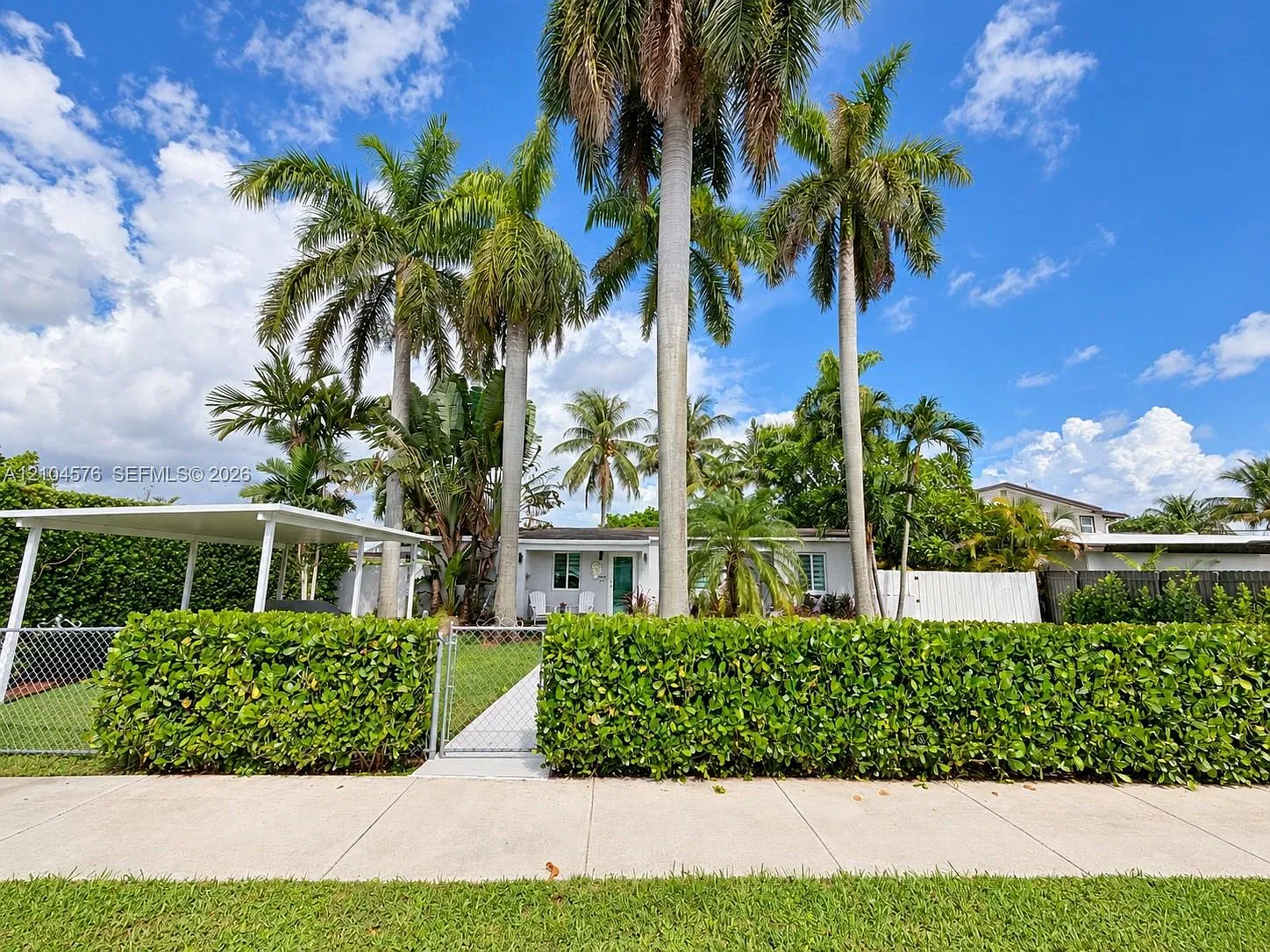 Tropical Estates 1st Addn — Photo 1