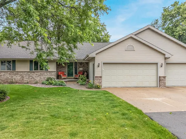 W6674 Cedar Ridge Dr, Appleton, WI 54915