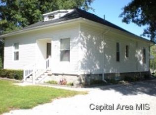 207 W 4th St, Morrisonville, IL 62546