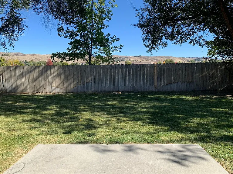 6902 N Prescott Ave — Photo 29