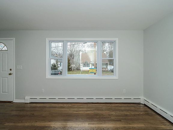 4th image of 433 White Ave
