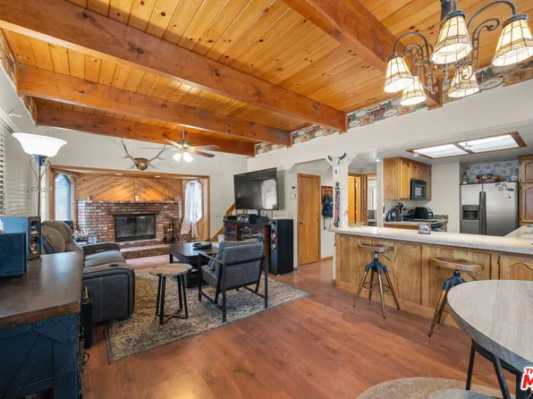 1044 G Ln, Big Bear City, CA 92314