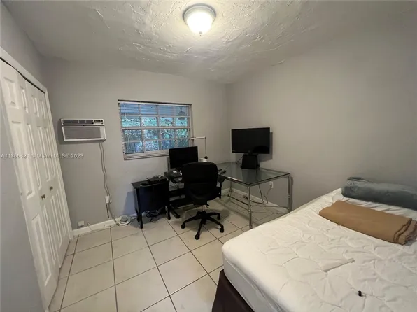 (undisclosed Address), Miami, FL 33142
