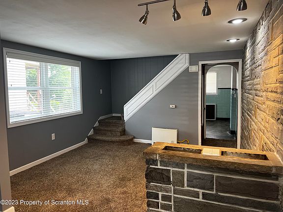 4th image of 532 N Hyde Park Ave