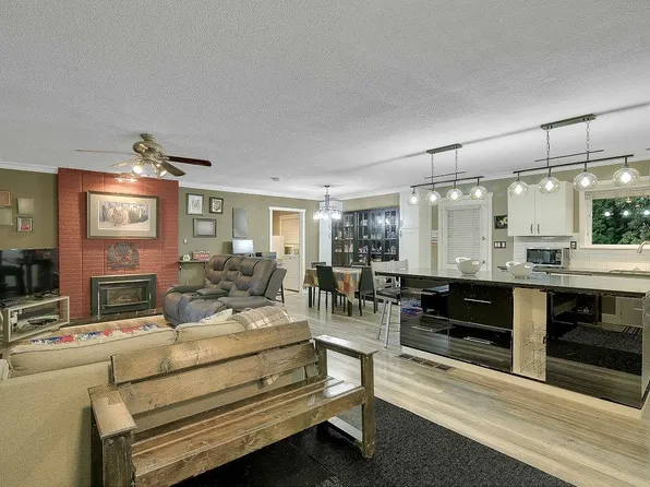 24835 Smith Ave, Maple Ridge, BC V4R 2A7