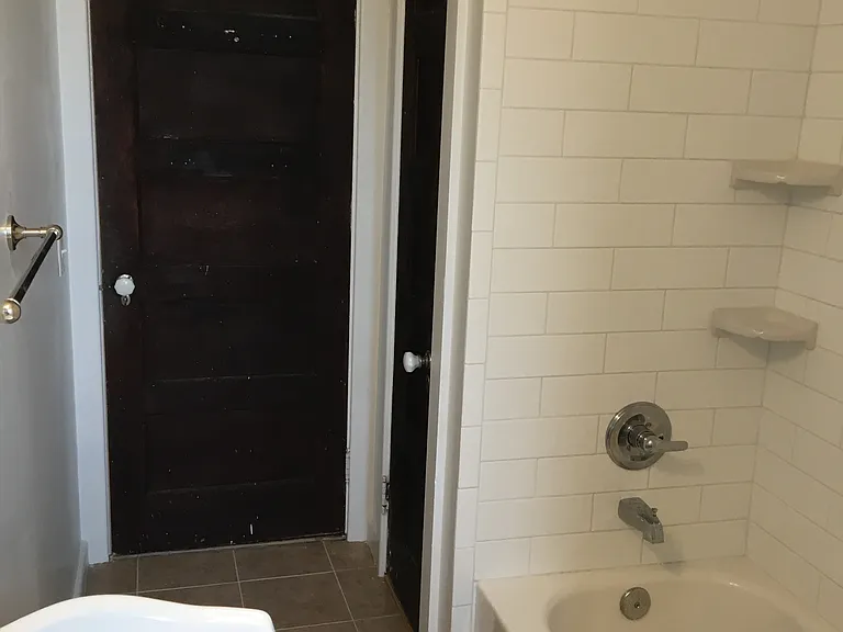 4129 Roland Ave #3B — Photo 15