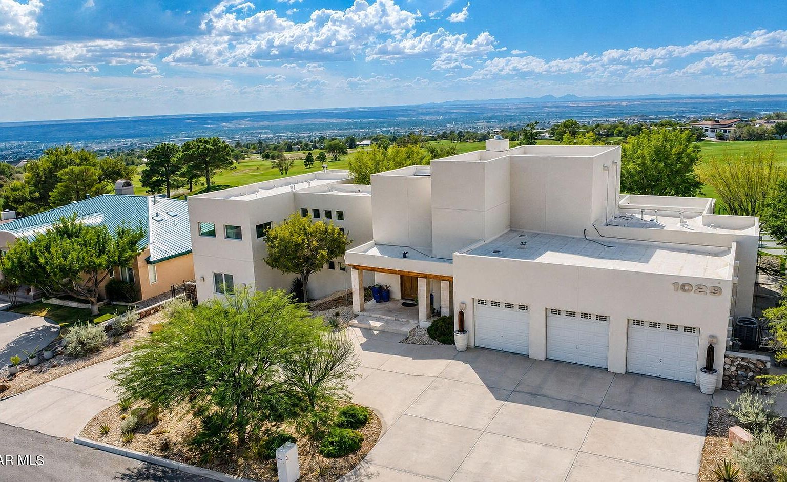 1029 Singing Hills Dr — Coronado Country Club