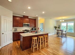 50 Laurentide Ln, South Burlington, VT 05403