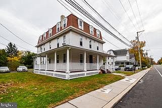 1st image of 13 Kirkwood Rd APT 2B