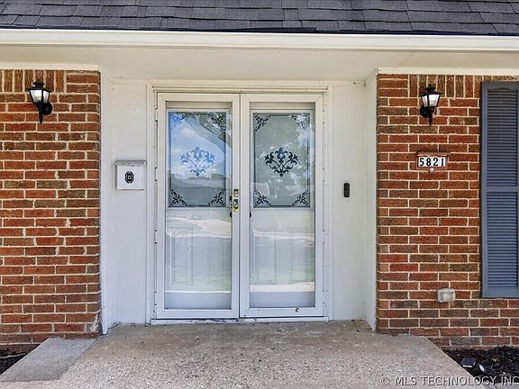 4th image of 5821 Harvard Dr
