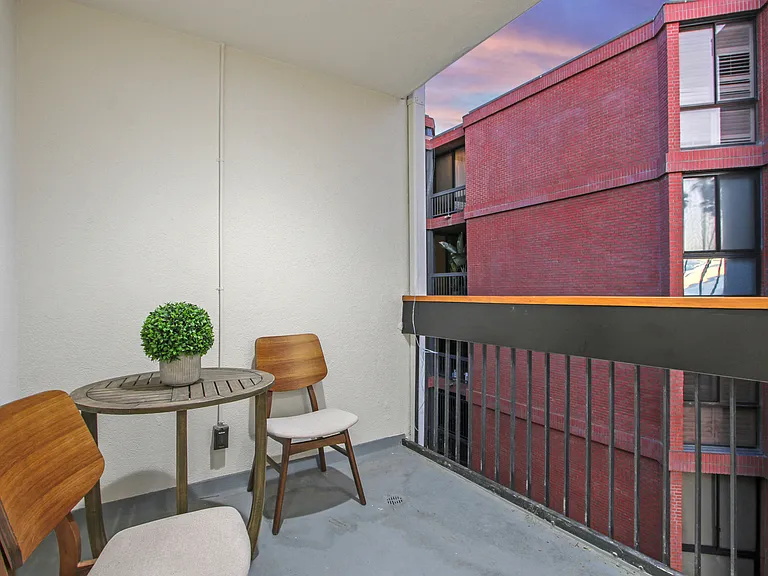 1025 Ocean Avenue — Photo 40