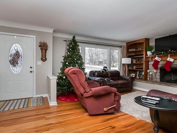 5th image of 4024 Northwood Dr NE