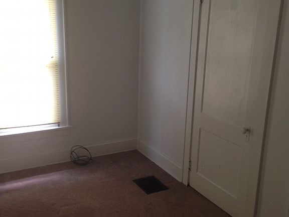 5th image of 443 Park Ave