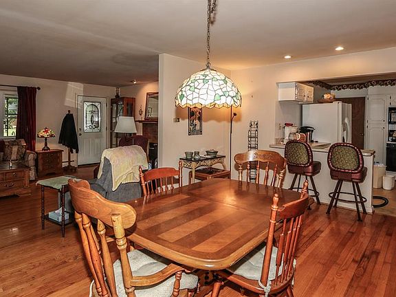 5th image of 458 Crestview Dr