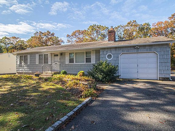 2nd image of 20 Hillcrest Dr