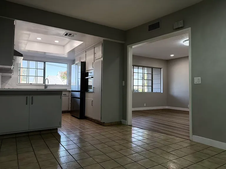 5149 Arden Dr — Photo 4
