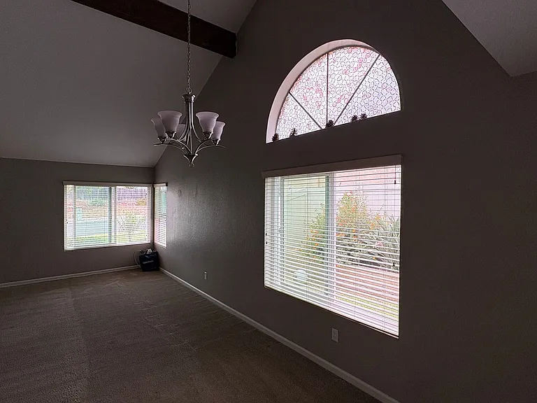 935 Ridgewood Dr — Photo 5