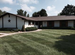 1005 N Leonard Rd, Saint Joseph, MO 64506