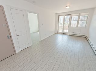 27-57 Crescent St #2B, Astoria, NY 11102