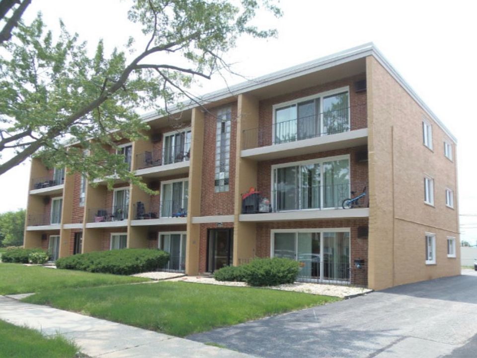 1st image of 11040 S Kilbourn Ave APT 2