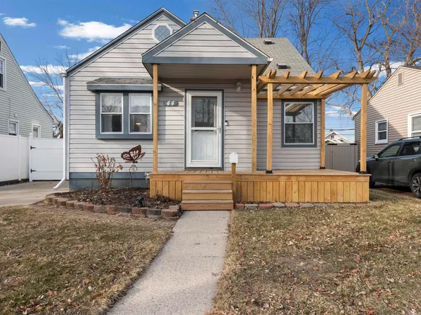 44 W Tacoma St, Clawson, MI 48017