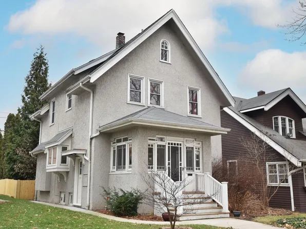 3062 North Bartlett AVENUE, Milwaukee, WI 53211