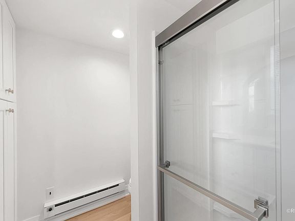 5th image of 226 S Rush St #3B