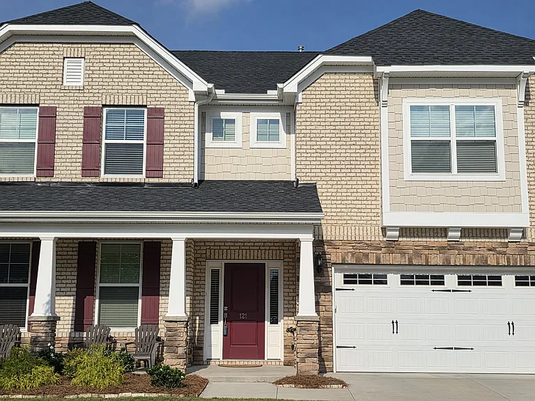 121 Horace Ct — Photo 1