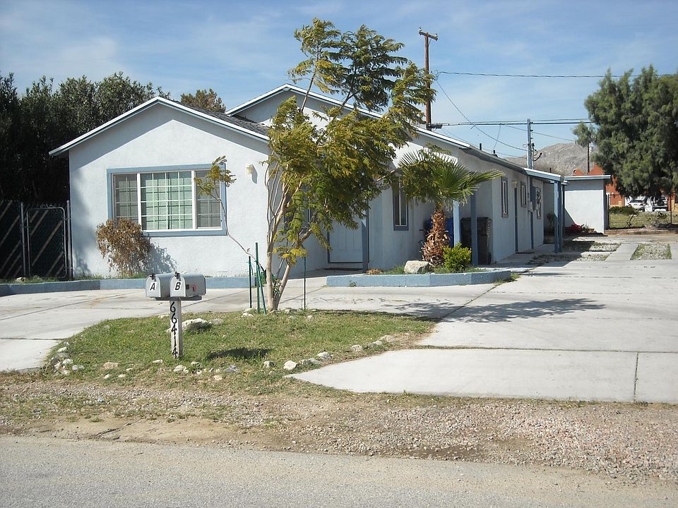 Apt B is in the back of this duplex
Water and garbage included