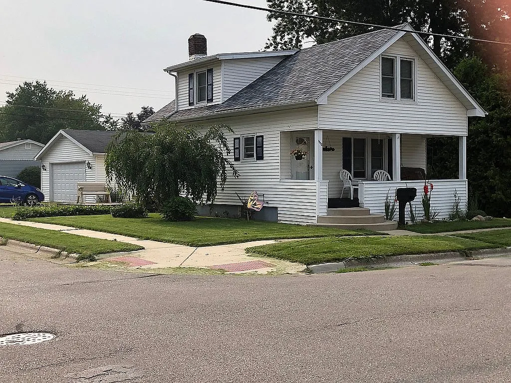 1112 Rumely St photo 1