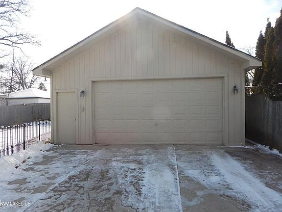 3rd image of 22978 Carolina St