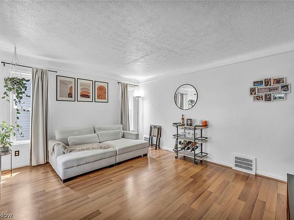 5th image of 4496 W 146th St
