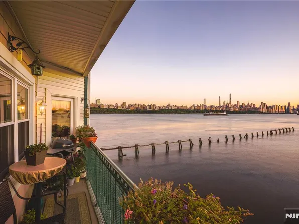 116 The Promenade #116, Edgewater, NJ 07020