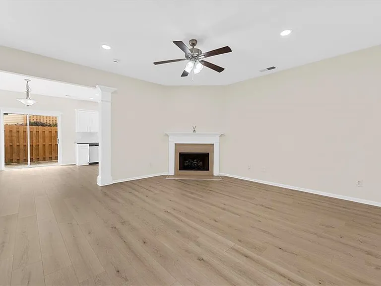 318 Knelston Oak Dr — Photo 7