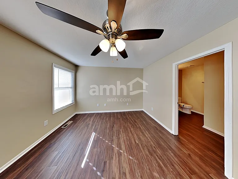 5469 Boucher Dr — Photo 8