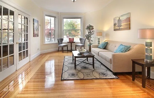 4 bed, 2.0 bath, 2200 sqft, $6,400 — Photo 3