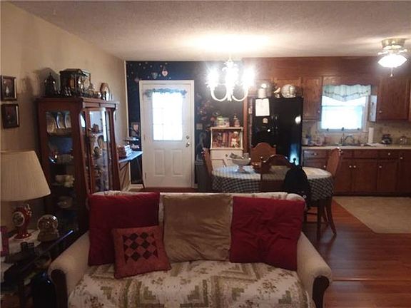 4th image of 3547 High West Dr