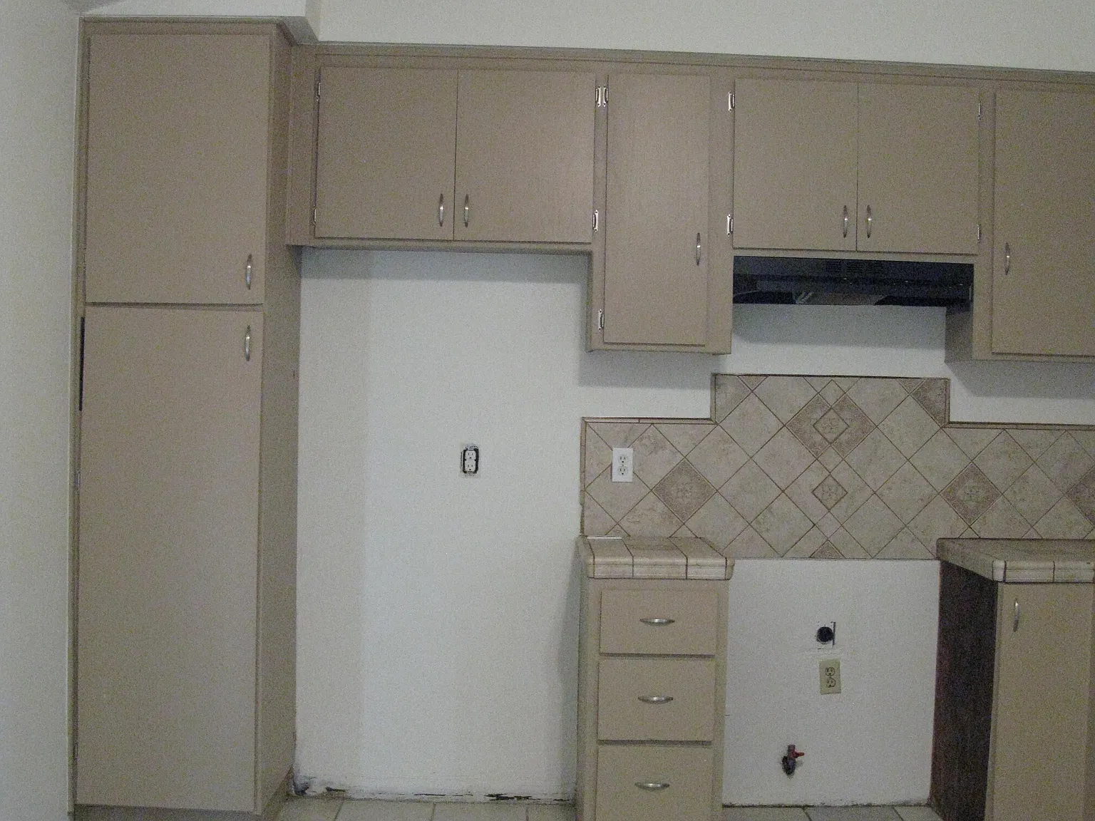 4 bed, 1306 sqft, $2,400 — Photo 4