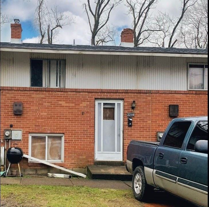 1st image of 2210 Park Hill Dr