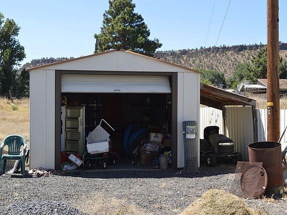 4th image of 2010 SE Rose Ln