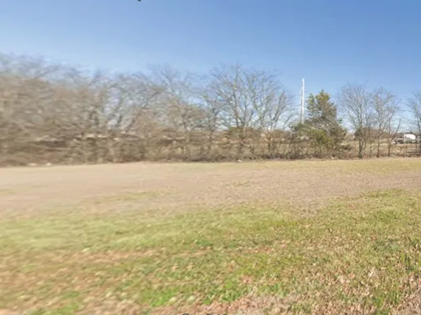 1331 N Houston School Rd, Lancaster, TX 75146