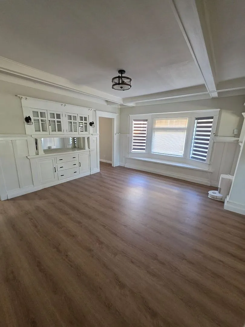 Charming 3BR Duplex in Los Angeles — Photo 4