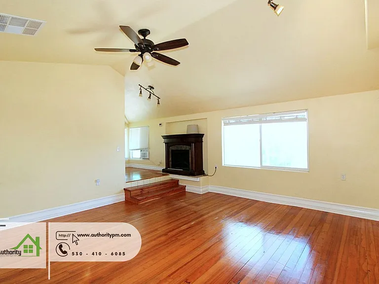 2391 Placer St #C — Photo 16