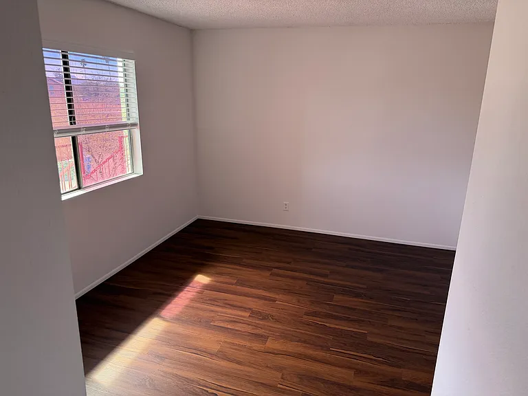 3469 N Fremont Ave #201 — Photo 2