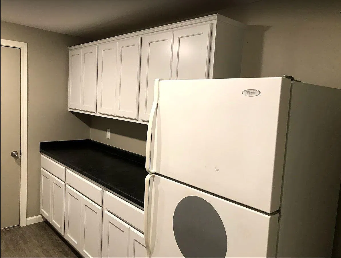 4 bed, 2400 sqft, $2,200 — Photo 4