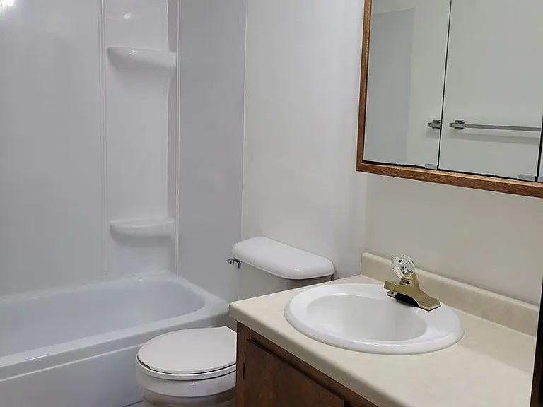138 N Bay St — Photo 14